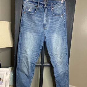 Abercrombie & Fitch High-Rise Light Wash Blue Jeans